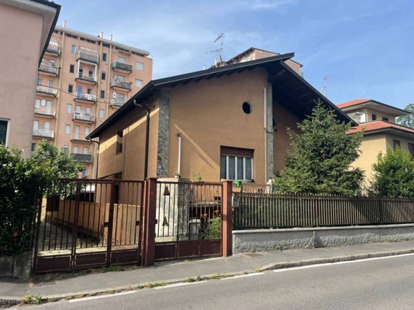 appartamento in vendita a Cologno Monzese in zona San Maurizio al Lambro