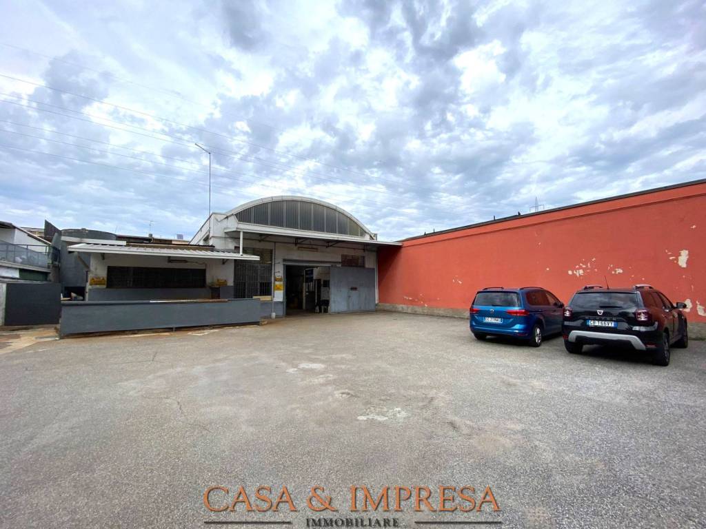 locale commerciale in vendita a Cologno Monzese in zona San Maurizio al Lambro