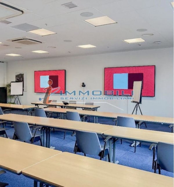 ufficio in vendita a Cologno Monzese
