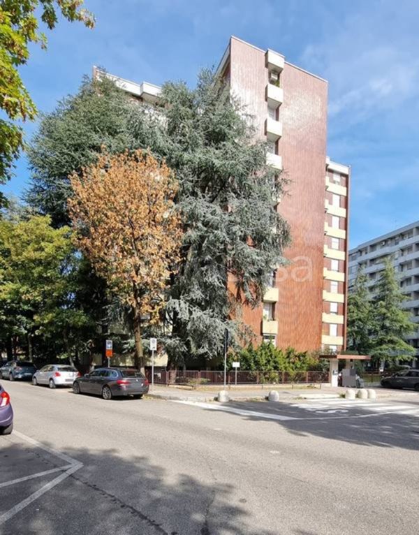 ufficio in vendita a Cologno Monzese in zona San Maurizio al Lambro