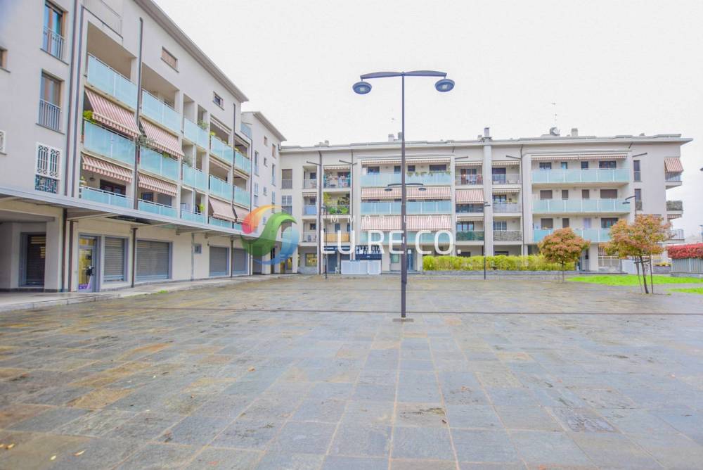 negozio in vendita a Cologno Monzese