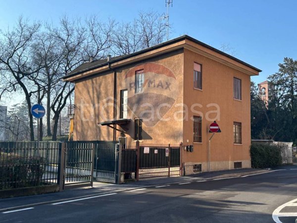 casa indipendente in vendita a Cologno Monzese