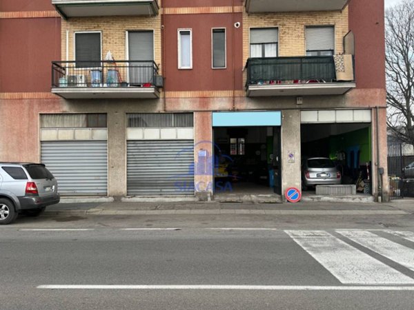 negozio in vendita a Cologno Monzese