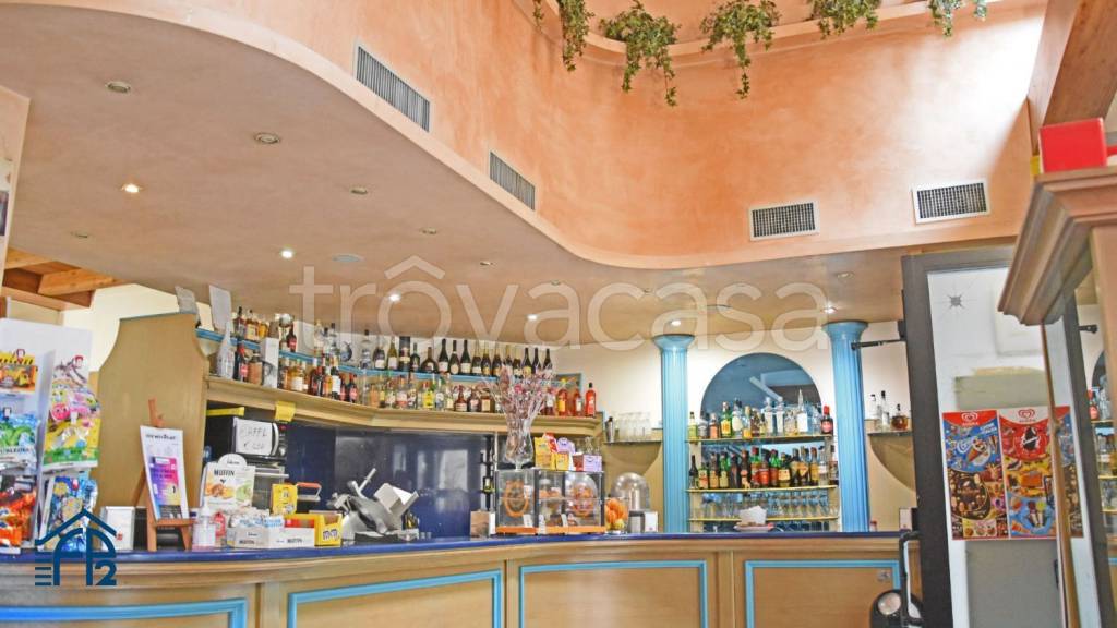 negozio in vendita a Cologno Monzese