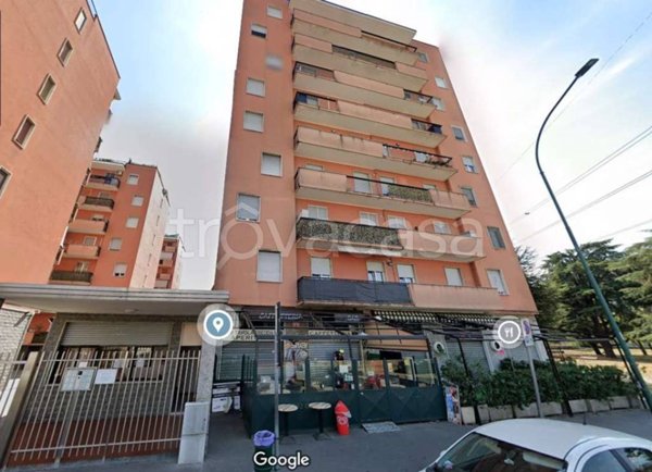 negozio in vendita a Cologno Monzese in zona San Maurizio al Lambro