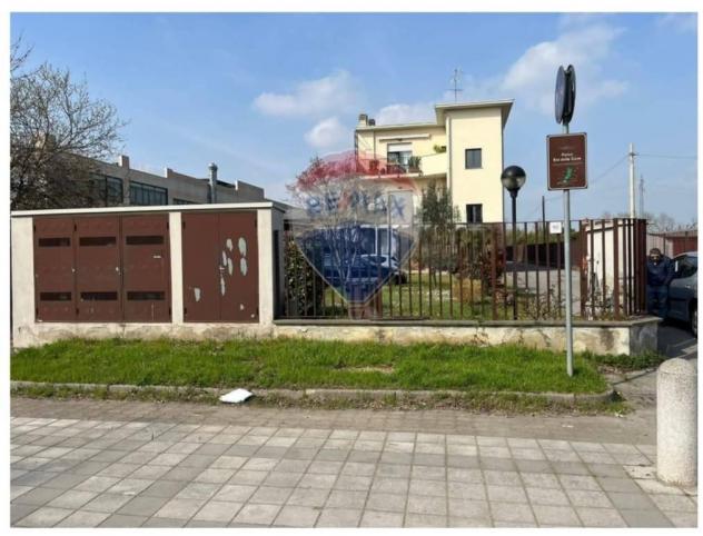 quadrivano in vendita a Cologno Monzese