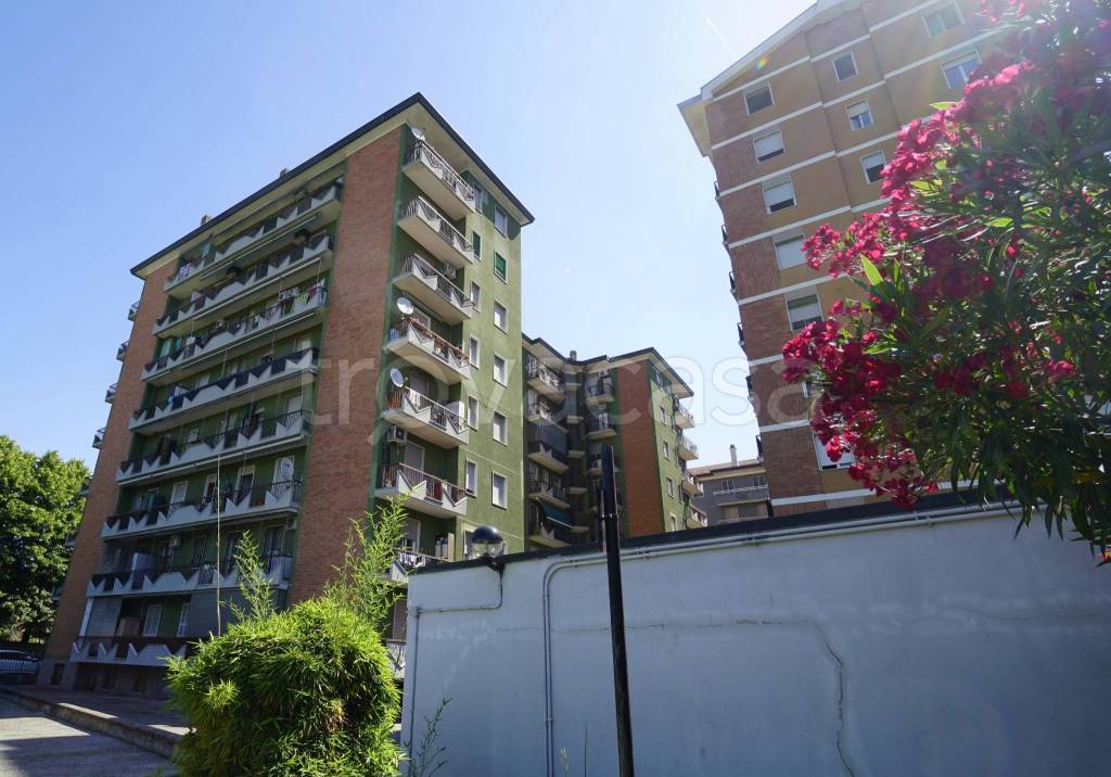 appartamento in vendita a Cologno Monzese in zona San Maurizio al Lambro