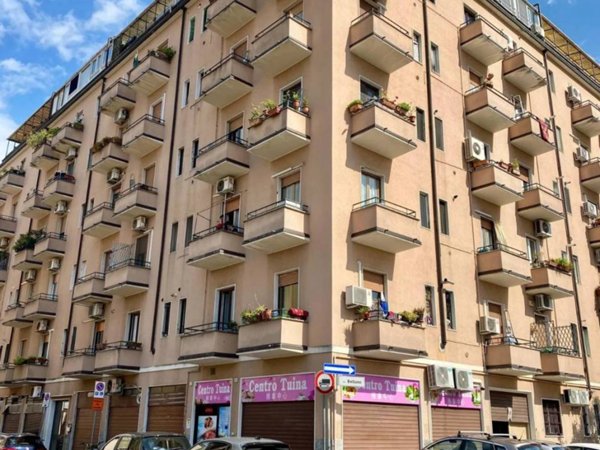 negozio in vendita a Cologno Monzese