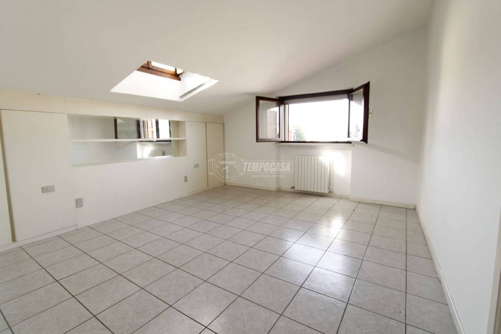 appartamento in vendita a Cologno Monzese in zona San Maurizio al Lambro