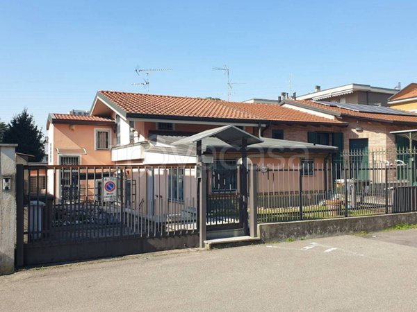 casa indipendente in vendita a Cologno Monzese in zona San Maurizio al Lambro