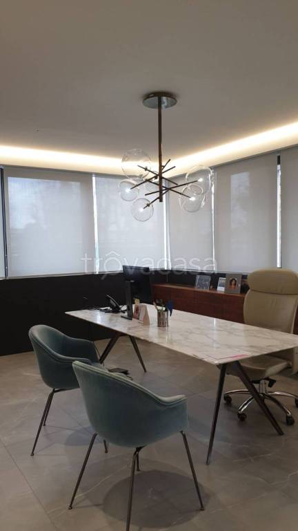 ufficio in vendita a Cologno Monzese