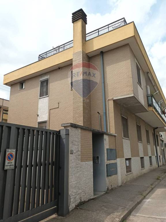 appartamento in vendita a Cologno Monzese in zona San Maurizio al Lambro