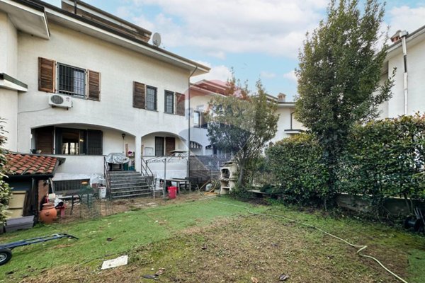 casa indipendente in vendita a Cologno Monzese in zona San Maurizio al Lambro
