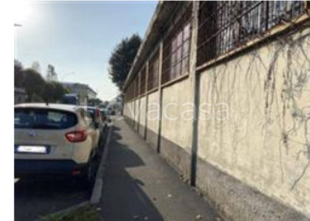 negozio in vendita a Cologno Monzese in zona San Maurizio al Lambro