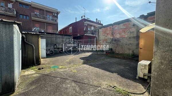 locale commerciale in vendita a Cologno Monzese