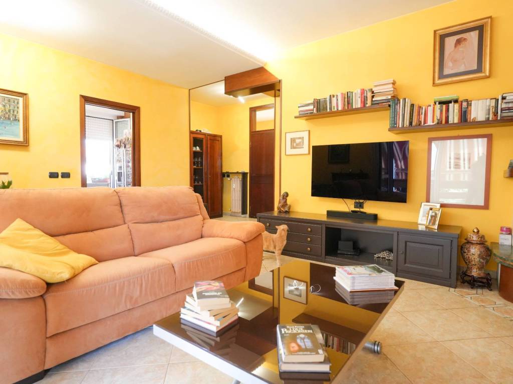 appartamento in vendita a Cologno Monzese in zona San Maurizio al Lambro