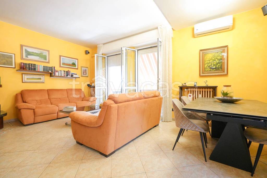 appartamento in vendita a Cologno Monzese in zona San Maurizio al Lambro