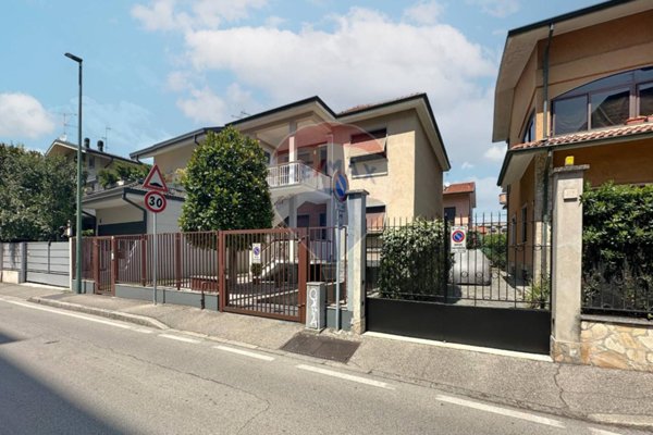 casa indipendente in vendita a Cologno Monzese