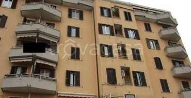 appartamento in vendita a Cologno Monzese in zona San Maurizio al Lambro