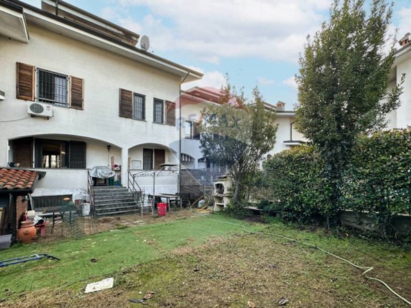 casa indipendente in vendita a Cologno Monzese