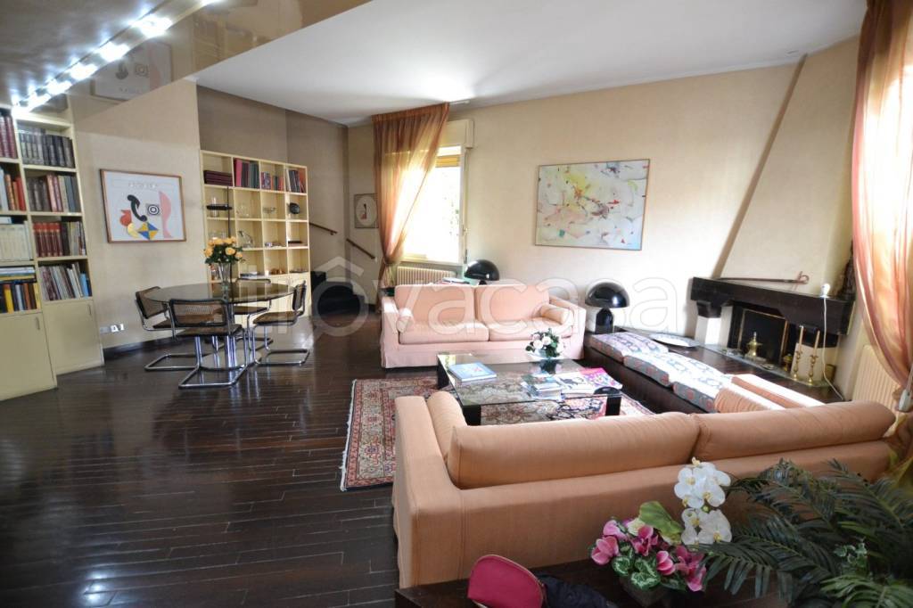 casa indipendente in vendita a Cologno Monzese