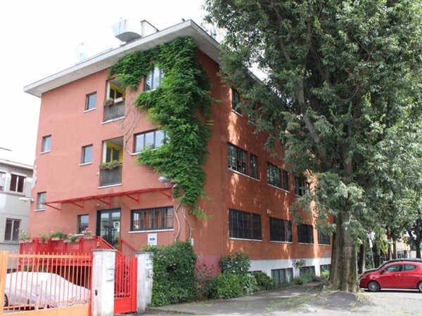 intera palazzina in vendita a Cologno Monzese in zona San Maurizio al Lambro