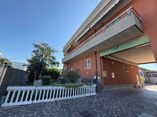 intera palazzina in vendita a Cologno Monzese