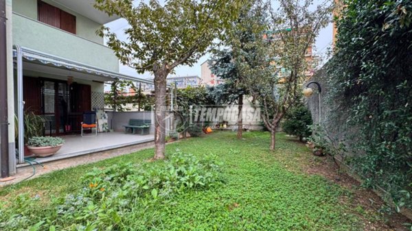 casa indipendente in vendita a Cologno Monzese