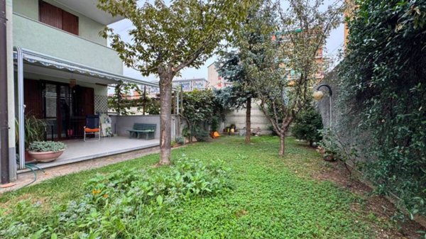 casa indipendente in vendita a Cologno Monzese