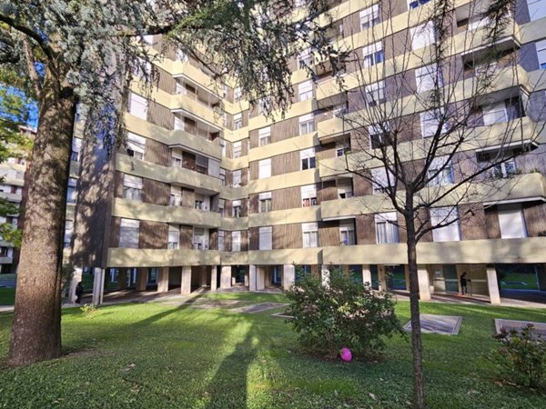 appartamento in vendita a Cologno Monzese in zona San Maurizio al Lambro
