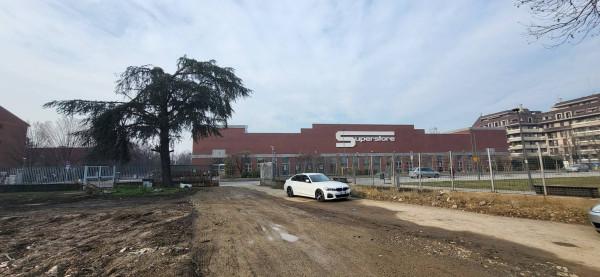 negozio in vendita a Cologno Monzese