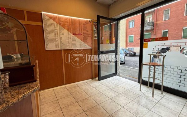 negozio in vendita a Cologno Monzese