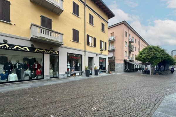 negozio in vendita a Cologno Monzese