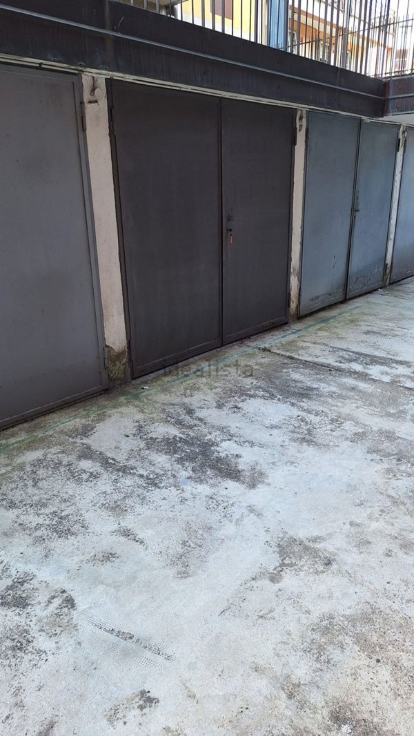 locale di sgombero in vendita a Cologno Monzese