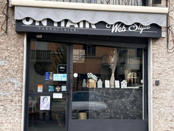 negozio in vendita a Cologno Monzese