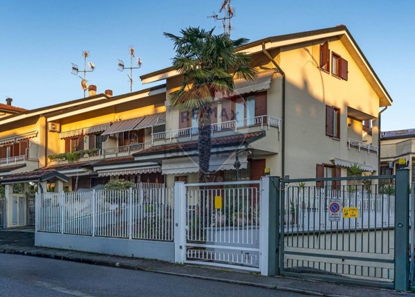 casa indipendente in vendita a Cologno Monzese in zona San Maurizio al Lambro