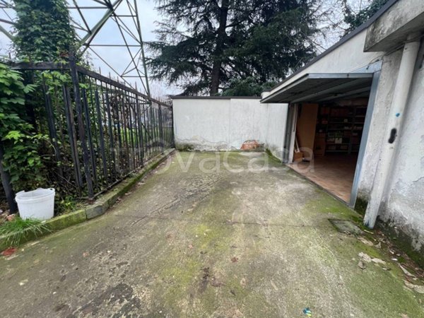 negozio in vendita a Cologno Monzese