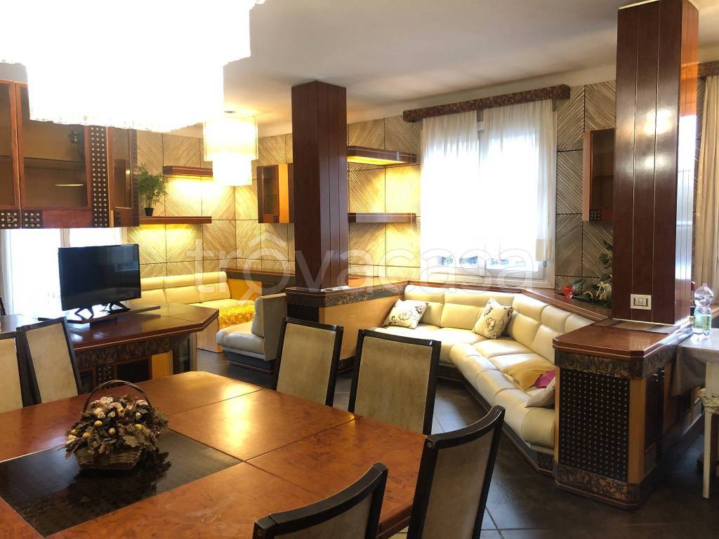 casa indipendente in vendita a Cologno Monzese