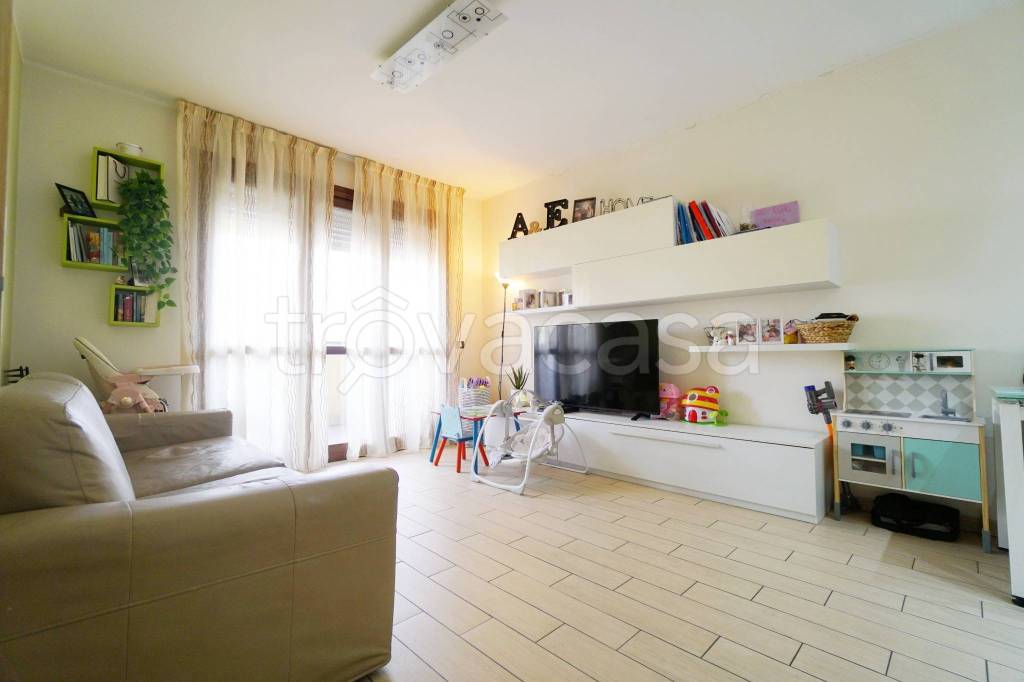 appartamento in vendita a Cologno Monzese in zona San Maurizio al Lambro