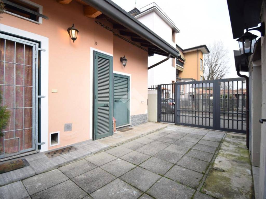 appartamento in vendita a Cologno Monzese in zona San Maurizio al Lambro