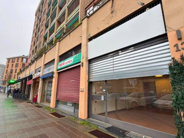 negozio in vendita a Cologno Monzese