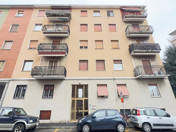 locale commerciale in vendita a Cologno Monzese