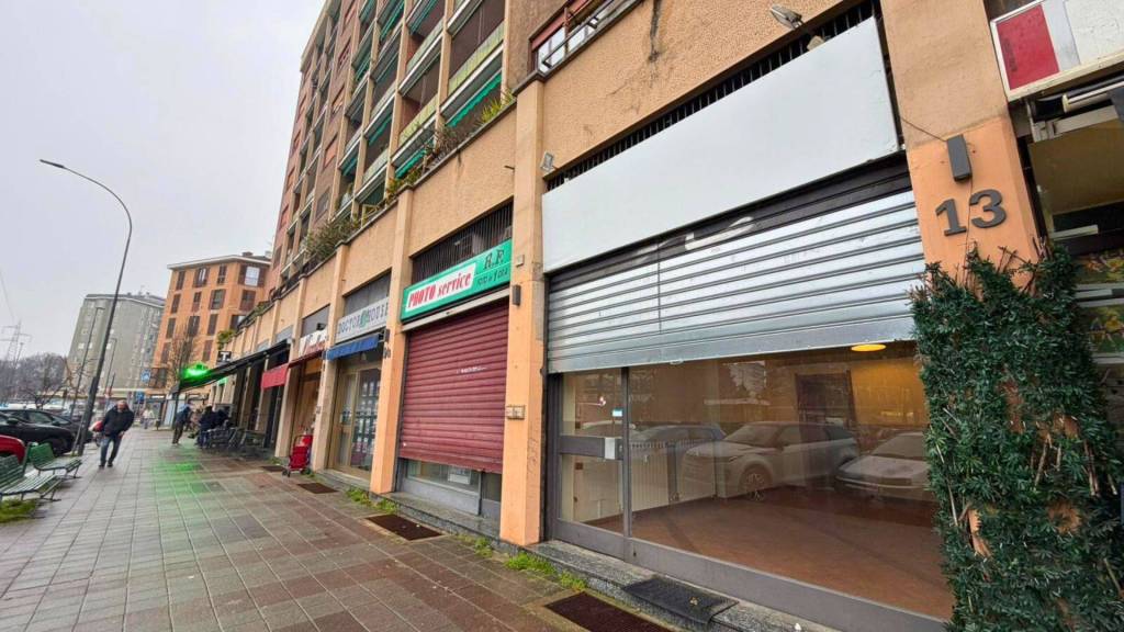 negozio in vendita a Cologno Monzese