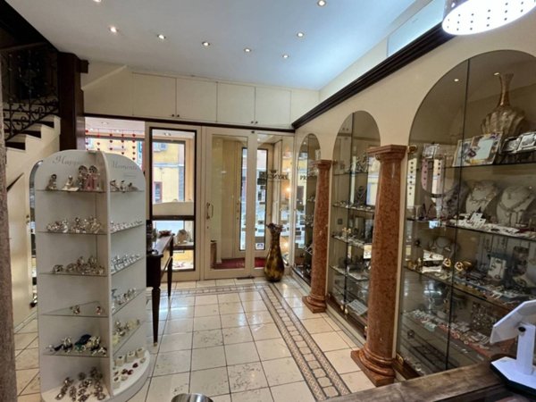 appartamento in vendita a Cologno Monzese in zona San Maurizio al Lambro