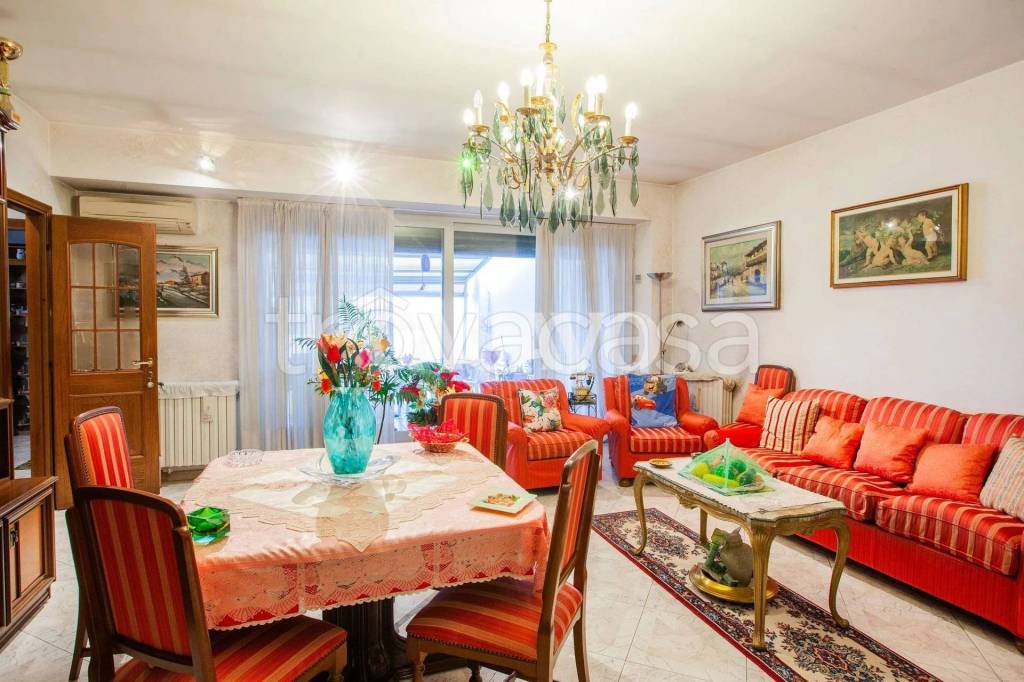 appartamento in vendita a Cologno Monzese in zona San Maurizio al Lambro