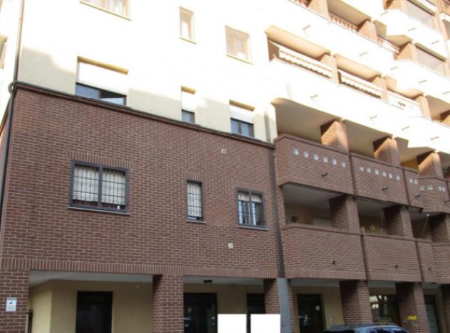 negozio in vendita a Cologno Monzese