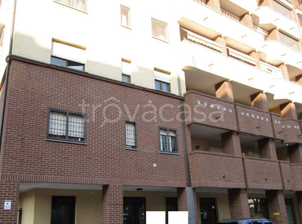 negozio in vendita a Cologno Monzese in zona San Maurizio al Lambro