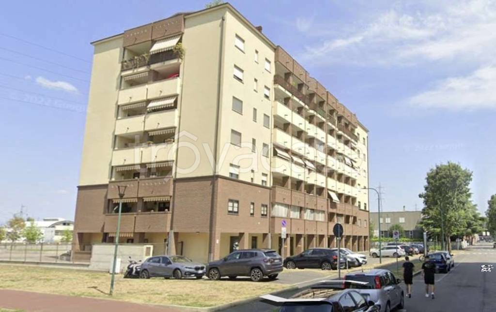 negozio in vendita a Cologno Monzese in zona San Maurizio al Lambro