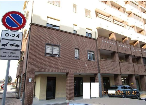 negozio in vendita a Cologno Monzese in zona San Maurizio al Lambro