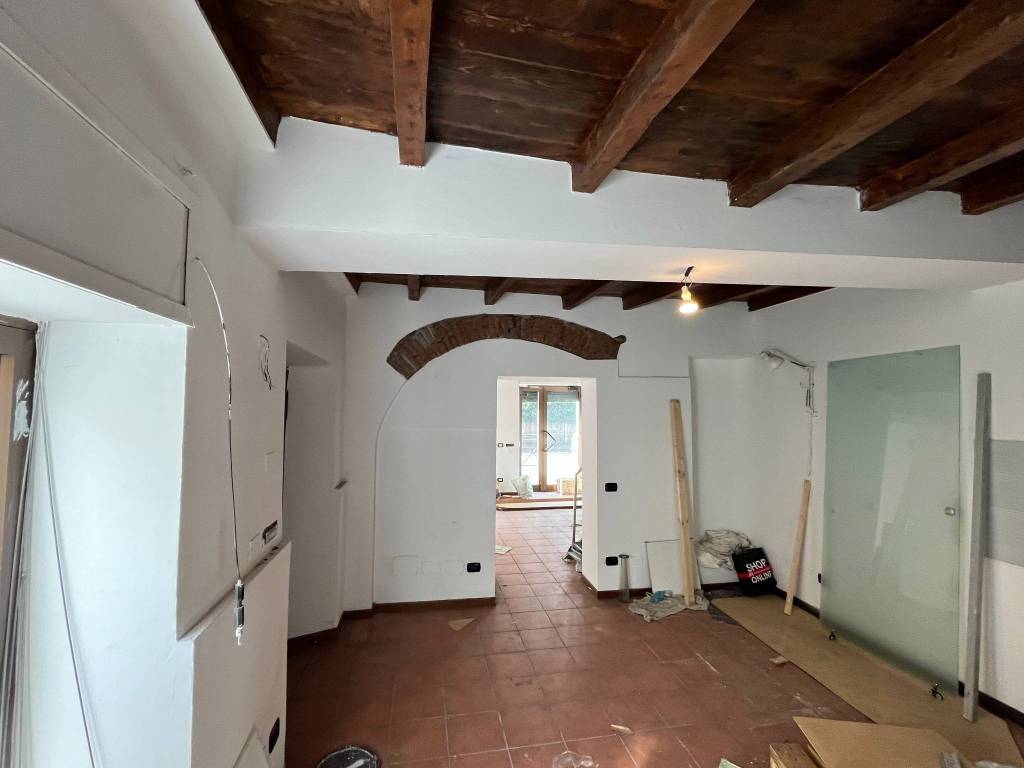 negozio in vendita a Cologno Monzese in zona San Maurizio al Lambro